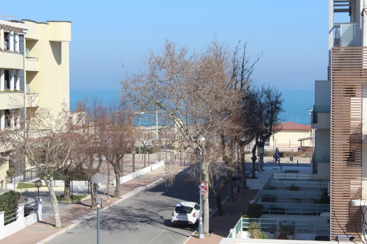 מיסאנו אדריאטיקו Hotel Caesar מראה חיצוני תמונה