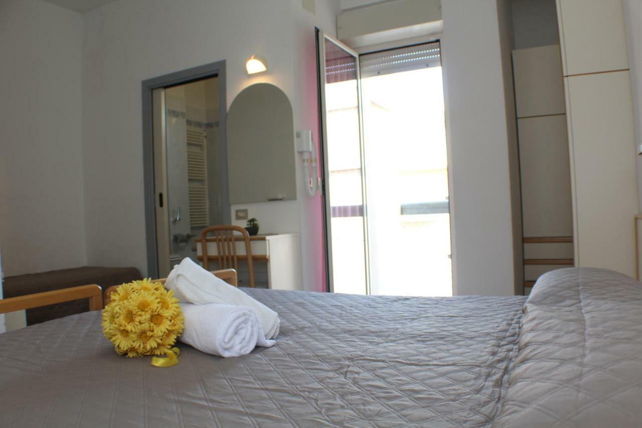 מיסאנו אדריאטיקו Hotel Caesar מראה חיצוני תמונה