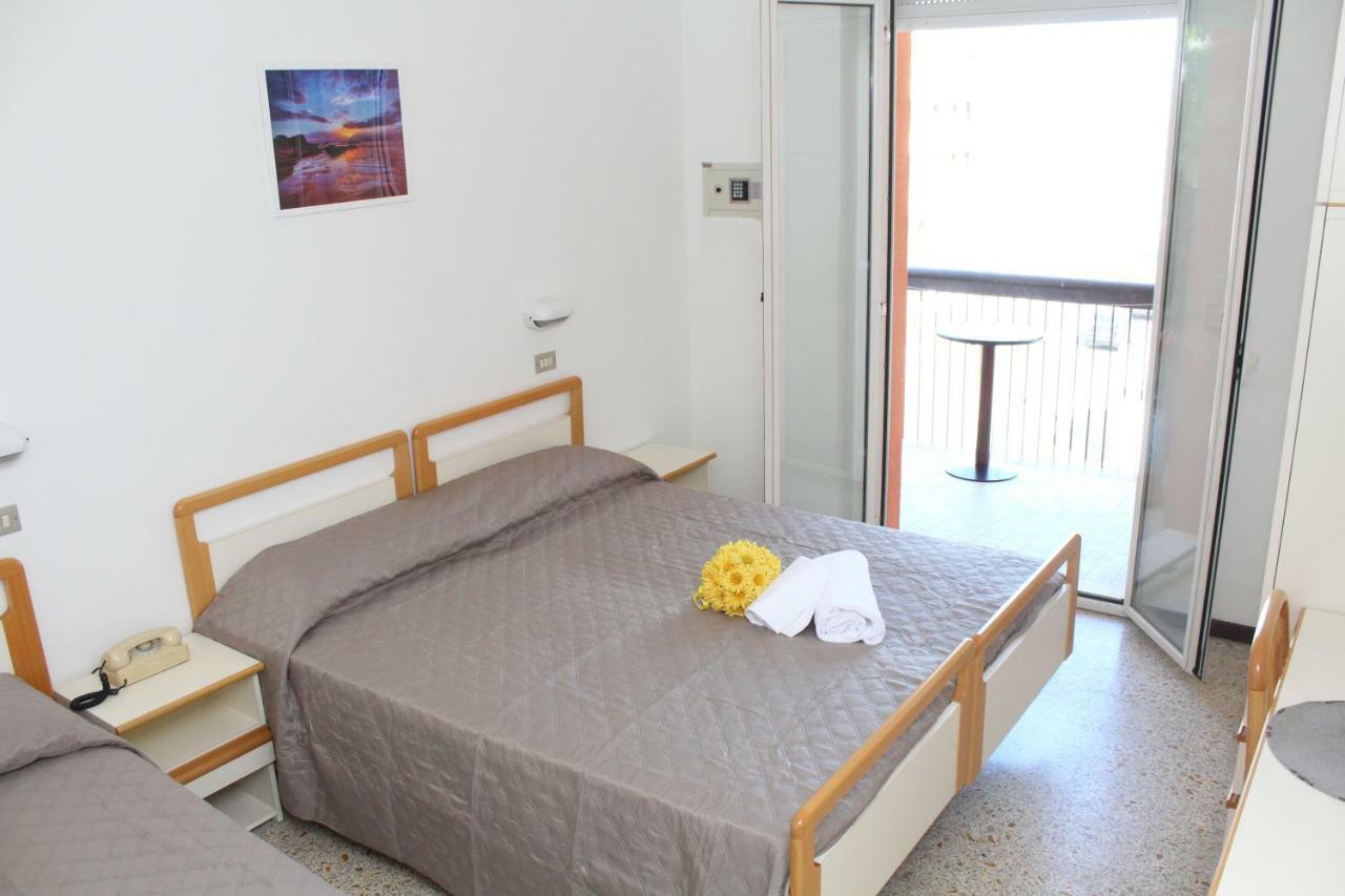 מיסאנו אדריאטיקו Hotel Caesar מראה חיצוני תמונה