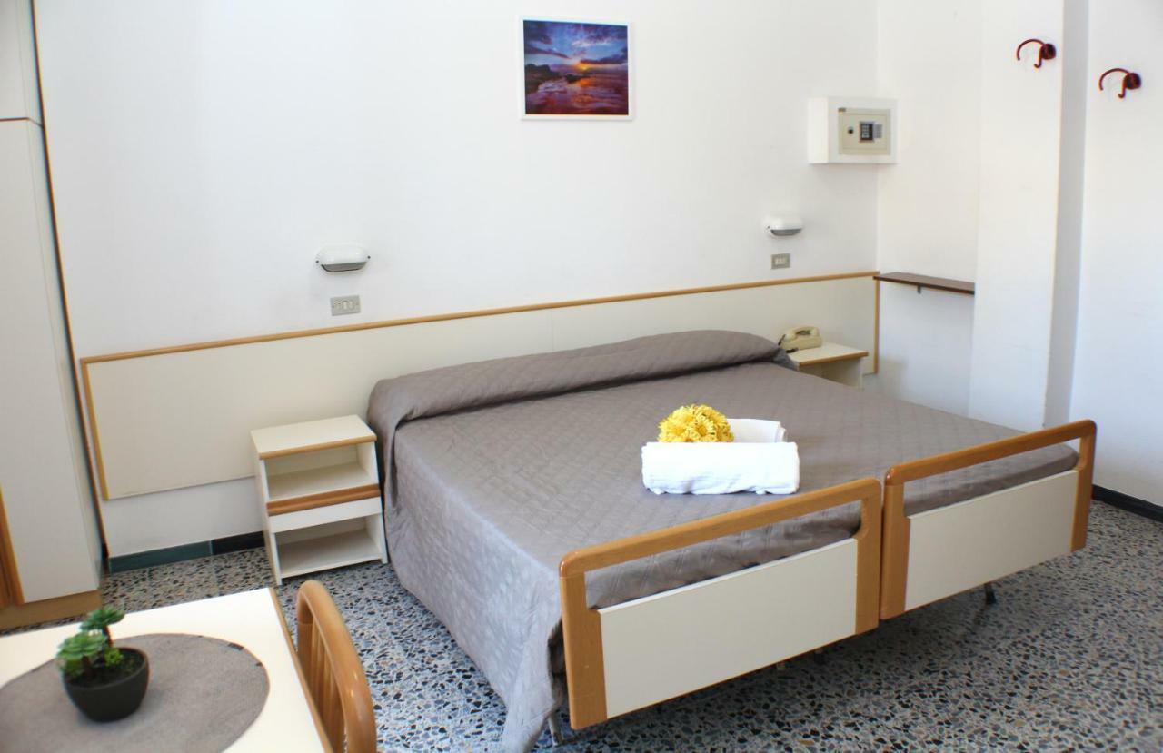 מיסאנו אדריאטיקו Hotel Caesar מראה חיצוני תמונה