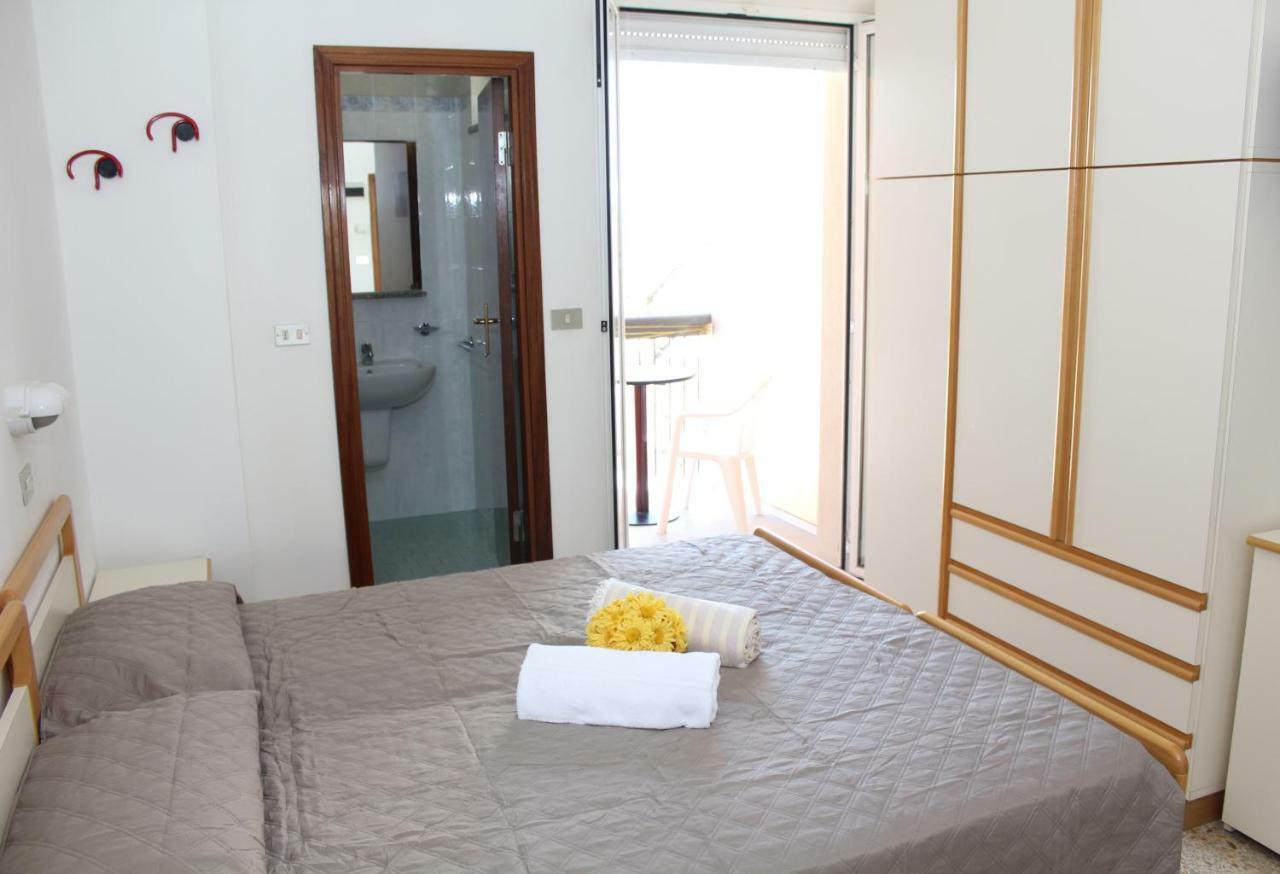 מיסאנו אדריאטיקו Hotel Caesar מראה חיצוני תמונה