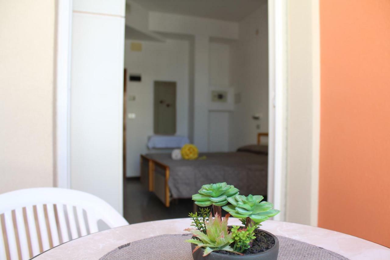 מיסאנו אדריאטיקו Hotel Caesar מראה חיצוני תמונה