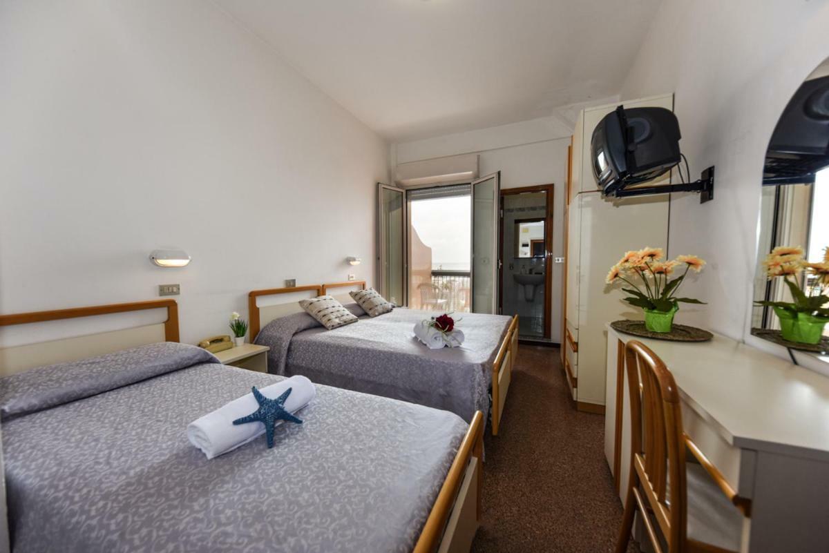 מיסאנו אדריאטיקו Hotel Caesar מראה חיצוני תמונה