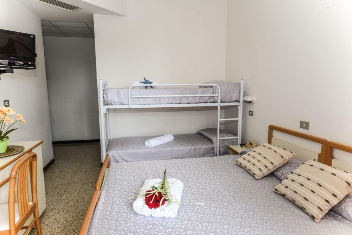 מיסאנו אדריאטיקו Hotel Caesar מראה חיצוני תמונה
