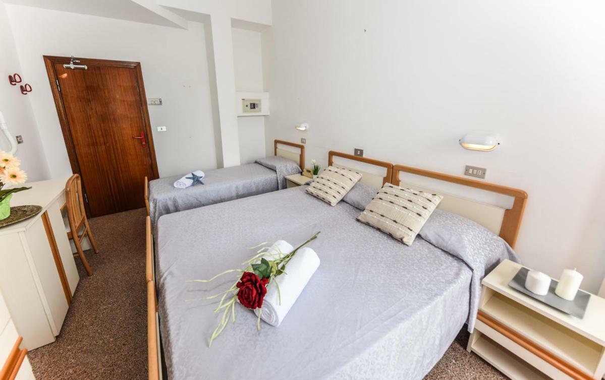 מיסאנו אדריאטיקו Hotel Caesar מראה חיצוני תמונה