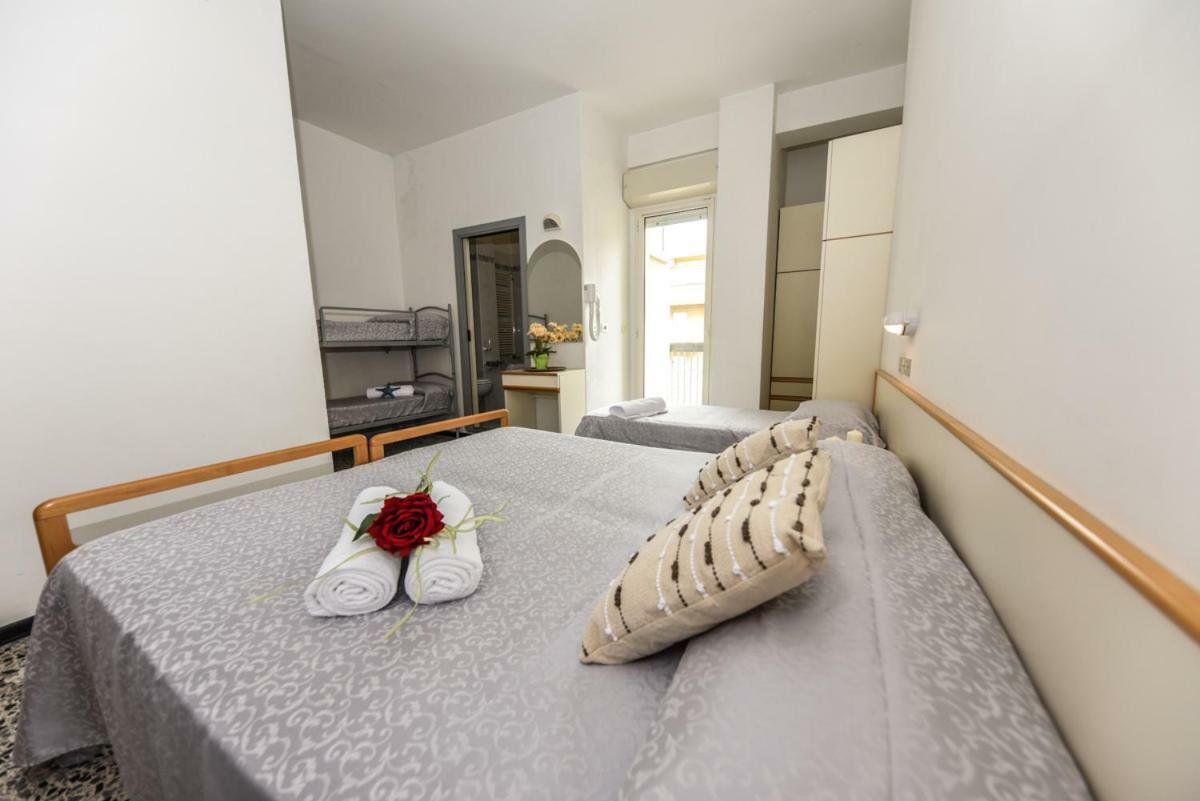 מיסאנו אדריאטיקו Hotel Caesar מראה חיצוני תמונה